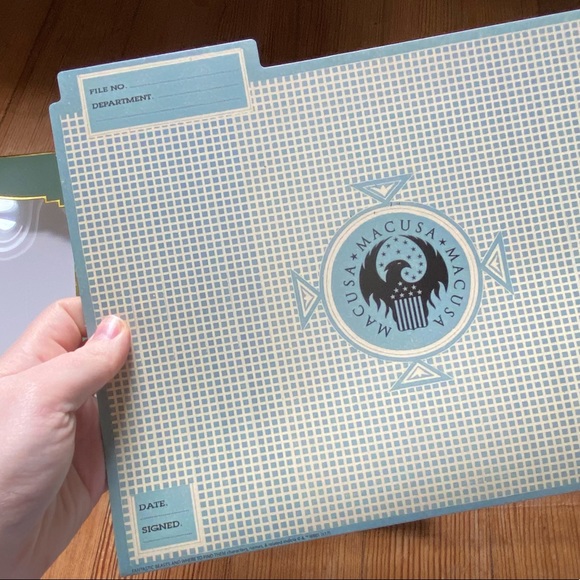 Fantastic Beasts HP Bundle retail $70! - Picture 7 of 16